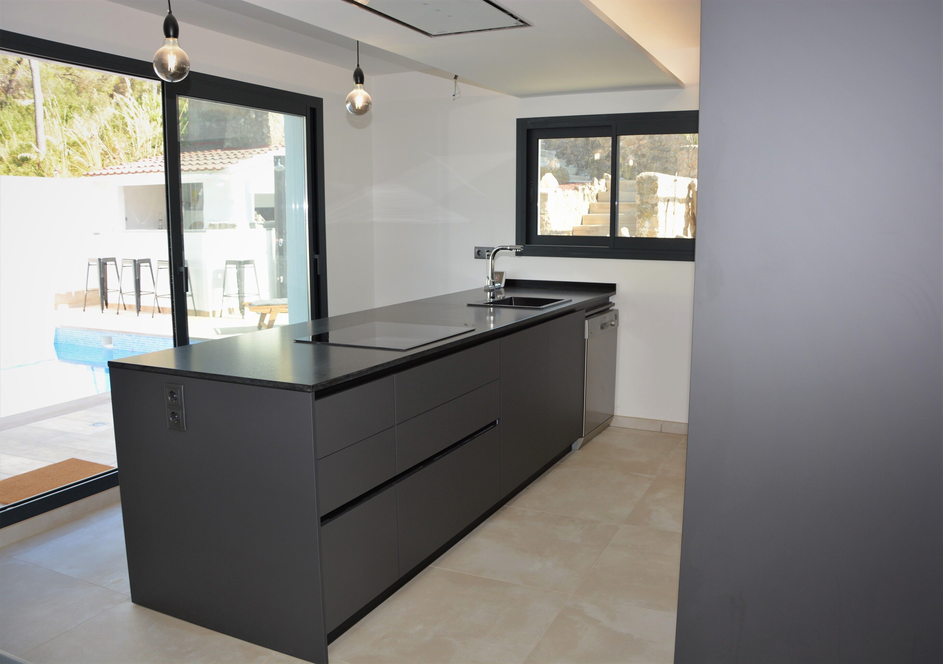 Villa Sitges Avril - 100% renovated in 2021. A/C 10 min. drive from Sitges