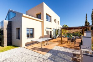 Outdoor dining - Designer villa with pool and amazing views over the bay of Malaga (Málaga)