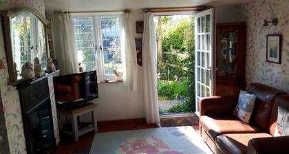 Character Victorian Cottage Opposite Common Land within New Forest National Park