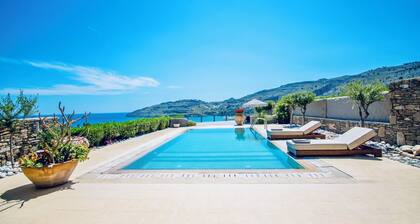 Stilvolle und luxuriöse Villa, Vlicha Bay in der Nähe von Lindos, uneingeschränkter Meerblick