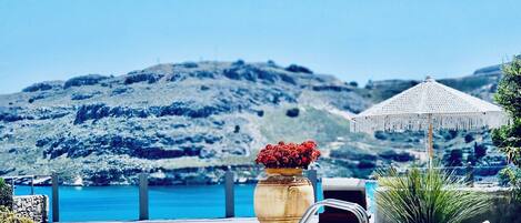 Piscina a l'aire lliure i gandules