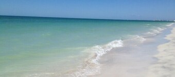 Dolphin House  :  pool home on the Gulf of Mexico  :  walk to the beach