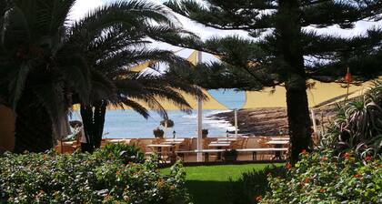 WAKE UP TO THE SOUND OF THE SEA T1 CENTRAL-AIR CONDITIONING (FREE WIFI) 3 MIN BEACH