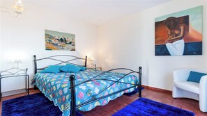 1 bedroom, iron/ironing board, travel cot, WiFi