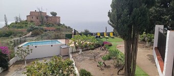 La Torrecica: Andalusian luonne ja upeat nÀkymÀt merelle ja Sierra Nevadaan.