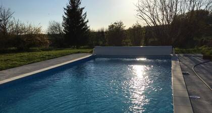 Lovely relaxing Charente Maritime family holiday home, heated pool, dog friendly