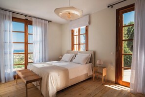 8 bedrooms, iron/ironing board, free WiFi, bed sheets