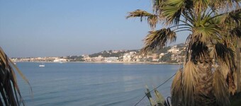 50 m plage, T2 climatisé, terrasse vue mer, wifi, parking clos gratuit