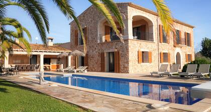 MANSION SES OLIVERES - Villa de luxe avec vues lointaines et piscine privée