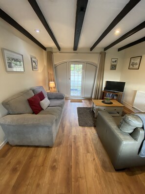 Smart-TV, DVD-Player, Bücher