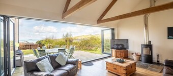 Luxury Holiday Cottage, Beach with Great Sea Views, Broad Haven, Pembrokeshire 