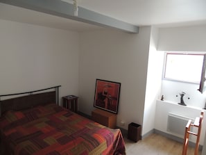 1 bedroom, soundproofing, iron/ironing board, WiFi