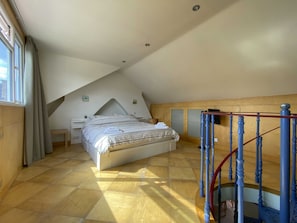 2 bedrooms, desk, iron/ironing board, travel cot