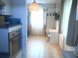 Fridge, microwave, oven, stovetop - Casa Margherita a few steps from the sea (Pietrasanta)