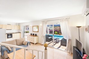 Smart TV, books, stereo - Detached Modern Family Villa with Private Pool in Quiet Location Close to Beach (Sant Lluis)
