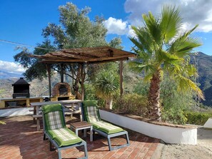 Outdoor dining - Amazing Private villa and pool, not overlooked, for 10, 4 bedrooms wifi, a/c (Comares)