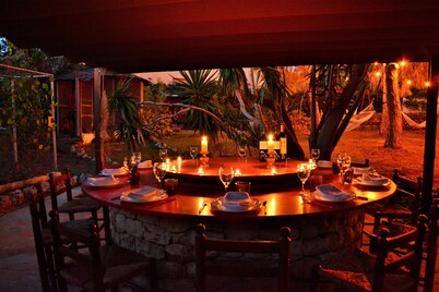 15 min. /car from Sitges – Villa El Ranch – 10-min. walk to beach. XXL Jacuzzi