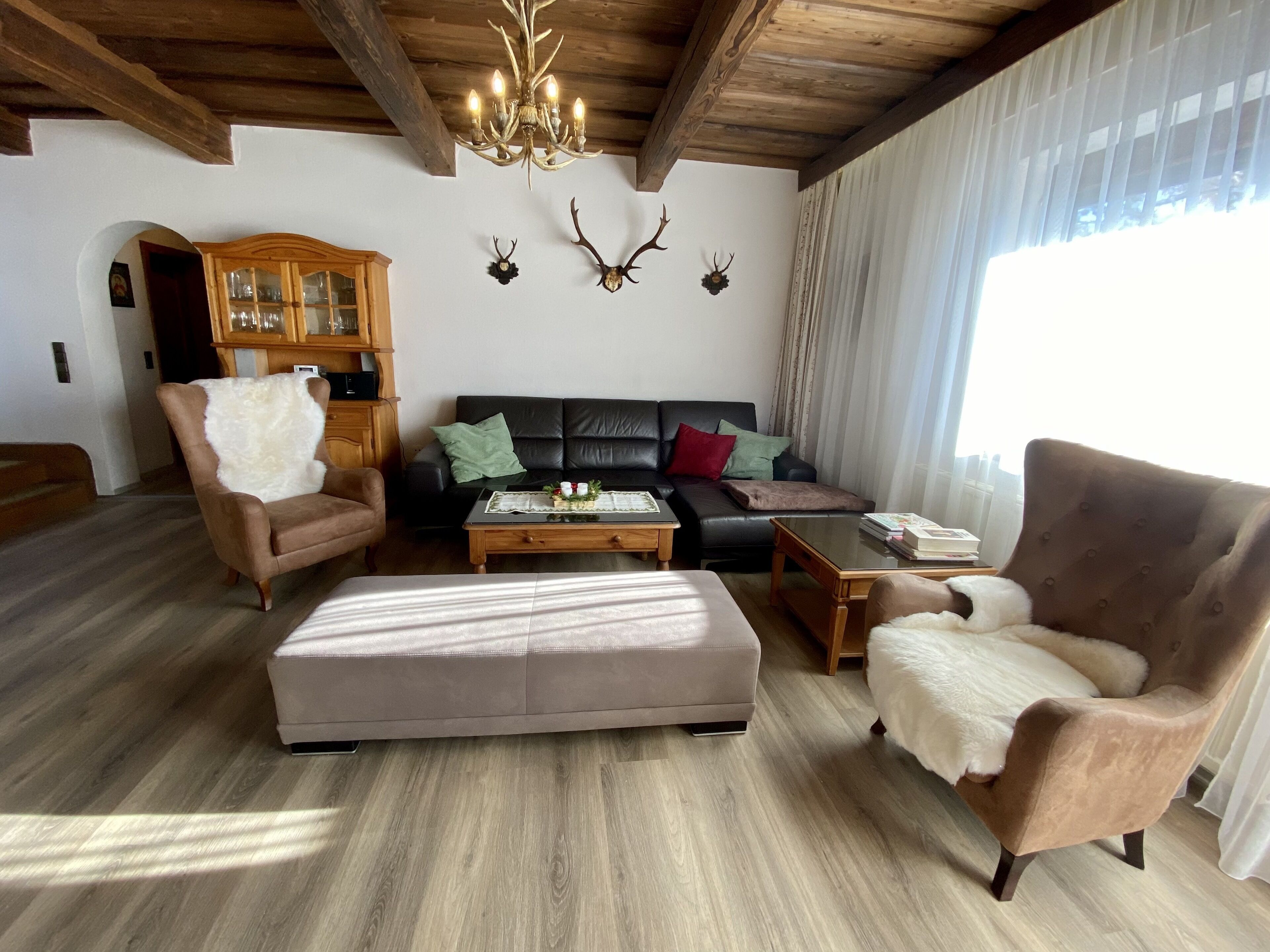 TV, fireplace, DVD player, books