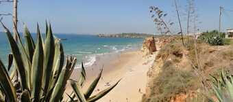 Vilamoura, Good location with sea view and swimming pools