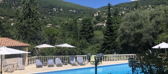 Beautiful villa with spectacular pool, gardens and views