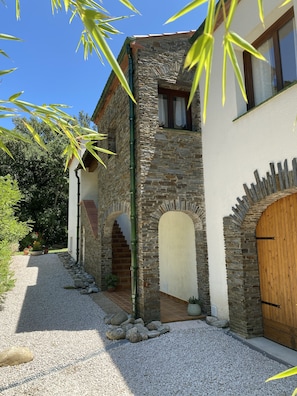 Exterior - Villa 12-15 pers, mountain view, private pool, WiFi, calm, 15 min from the beach (Sorede)