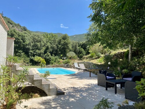 Villa 12-15 pers, mountain view, private pool, WiFi, calm, 15 min from the beach