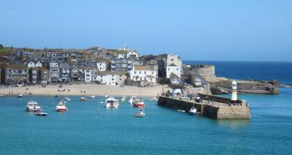Das Harbour View Apartment bietet einen atemberaubenden Blick auf den Hafen und die Strände von St. Ives.