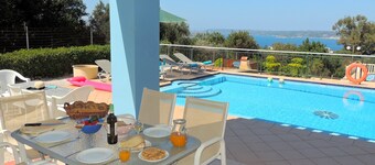 Lovely villa with 40m2 pool with Roman steps and panoramic sea views