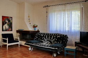 Smart TV, fireplace, DVD player, books - Alghero Villa Smeralda - Total relaxation and privacy - CIN IT090003C2000P4633 (Alghero)