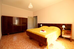 2 bedrooms, iron/ironing board, travel cot, free WiFi - Casa Munda Desenzano (Desenzano del Garda)
