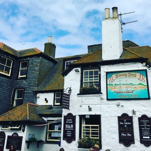 Exterior - Number Six  - in the heart of St Ives - with parking (St Ives)