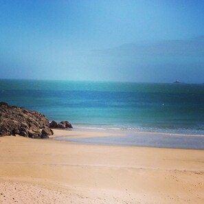 Beach nearby - Number Six  - in the heart of St Ives - with parking (St Ives)