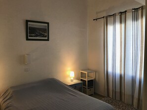 3 Schlafzimmer, Reisekinderbett, kostenloses WLAN, Bettwäsche
