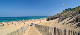 Large lodge under the pines, quiet/ garden, 2CH/ BICYCLES/ bbq/wifi/ Rated 3*.