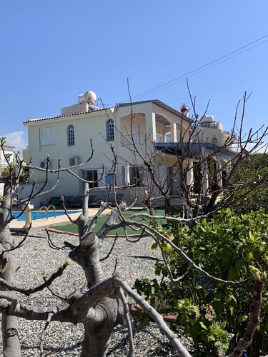Spacious 3 bed Villa In  Coral Bay, Double Plot, Covered Outside Dining 
