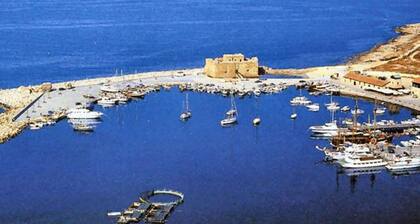 Spacieux Villa Coral Bay, Double Terrain, couvert manger à l'extérieur