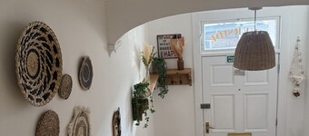 City Centre Cottage beside the River Ness