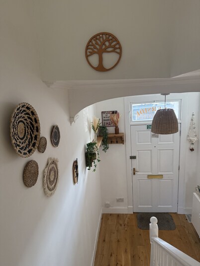 City Centre Cottage beside the River Ness