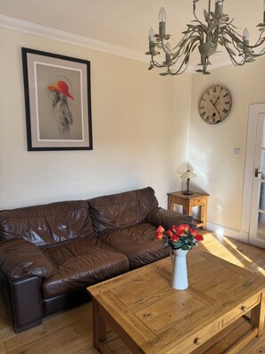 Smart TV, reproductor de DVD, libros y videoteca 