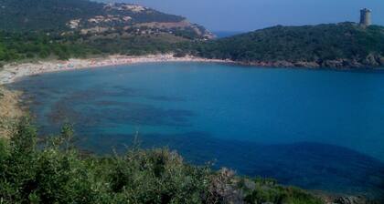 Detached house with 2 bedrooms, beautiful sea view and closed garden.