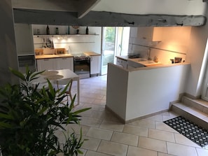 Fridge, microwave, oven, dishwasher - New - Maison de Chanteloup - 4 pers with swimming pool (Amboise)