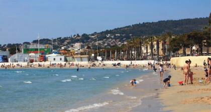 Provencal cottage surrounded by olive trees for lovers of calm and nature.
