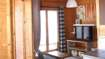 Smart TV, table tennis