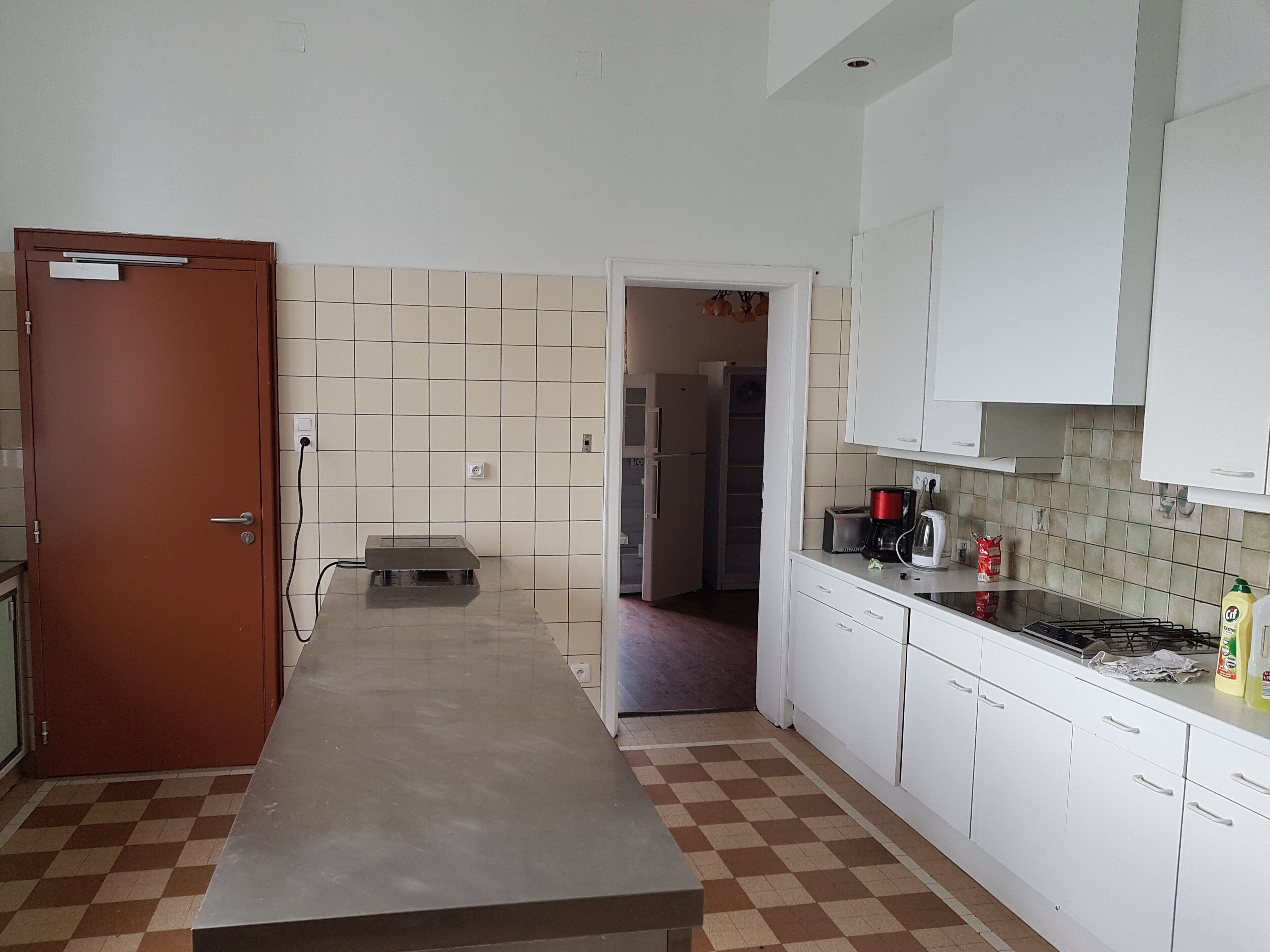 GRAND GITE POUR FAMILLES ET GROUPES 50 PERSONNES  PISCINE INTERIEURE CHAUFFEE