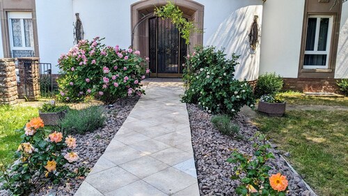 SUURI GITE PERHEILLE JA RYHMÄT 50 HENKILÖKOHTAINEN SISUSTUSLUOKKA