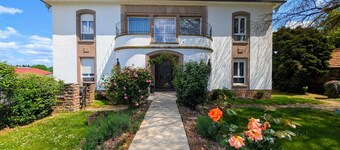 VILLA AVIV - Beautiful villa for up to 50 people Indoor heated pool