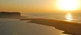 Superb 2BR Apartment on the Prestigious 5* Praia Del Rey Beach & Golf Resort.