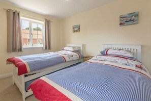 2 bedrooms, internet, bed sheets - Seagrace, Heacham, Norfolk (Heacham)
