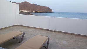 Property grounds - Front line beach penthouse with spectacular views (Gran Tarajal)