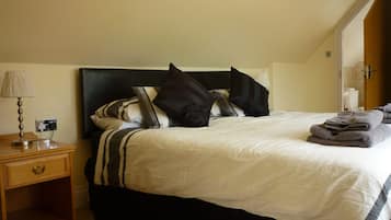 3 makuuhuonetta, silitysrauta/-lauta, vauvan matkasänky, ilmainen Wi-Fi